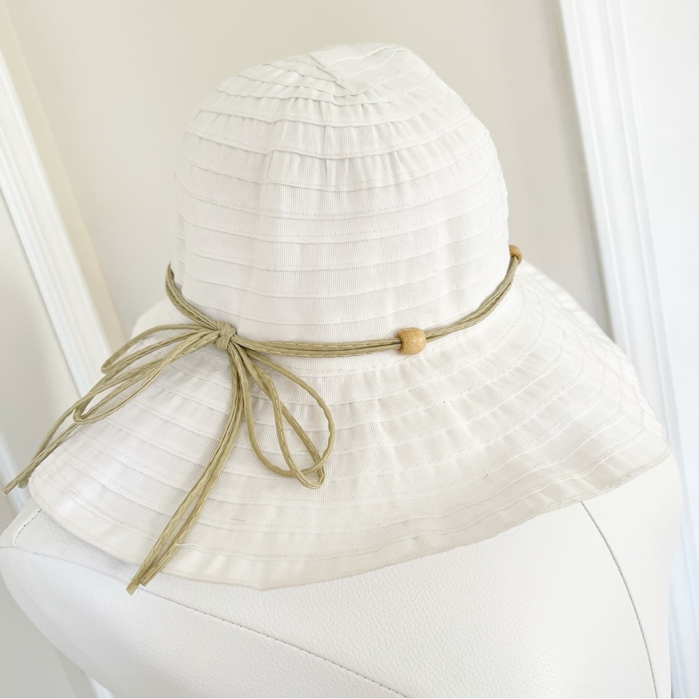 Chic White Sun Hat with Beaded Band - Picture 4 of 6